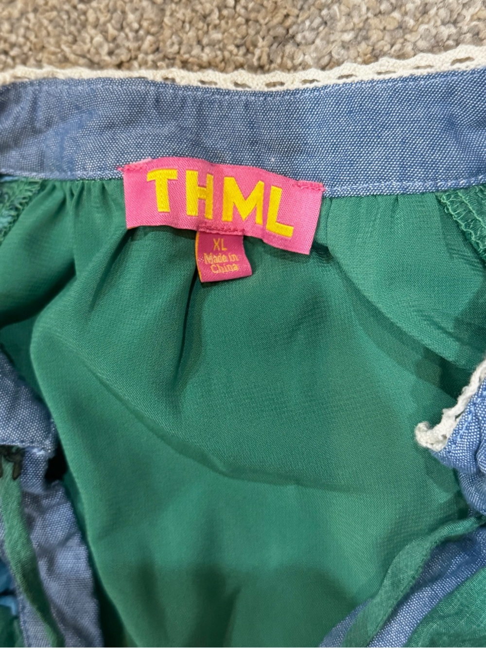 Women’s THML  Green Floral Embroidered Flutter Short Sleeve Top Size XL tassles - Picture 8 of 8
